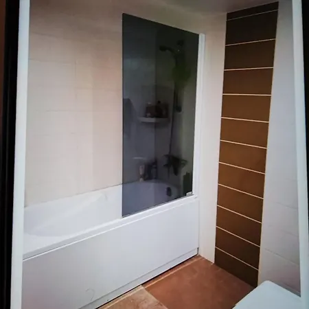 홈스테이 To Rent In Shared *