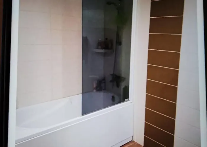 Privatunterkunft To Rent In Shared *